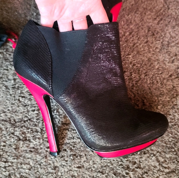 Black & red Platform booties Just Fabulous VIP Exclusive Luxury line sz7.5 - Picture 9 of 16